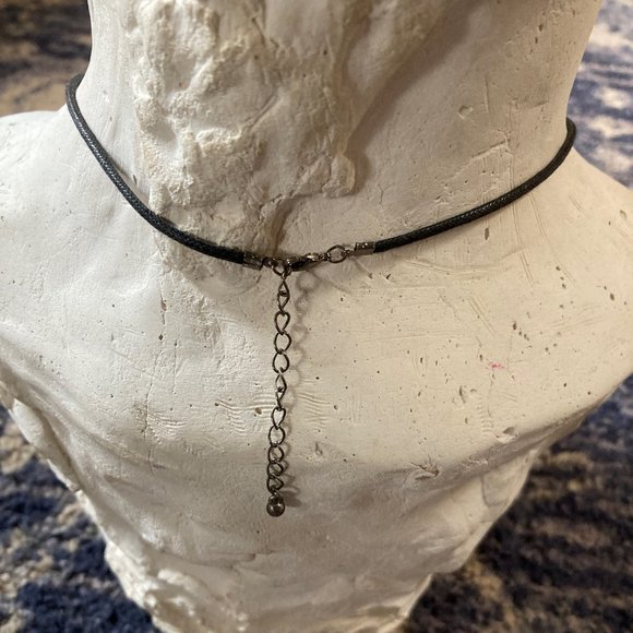 Butterfly Necklace Antique with crystals and stones on a black leather cord - Picture 10 of 12